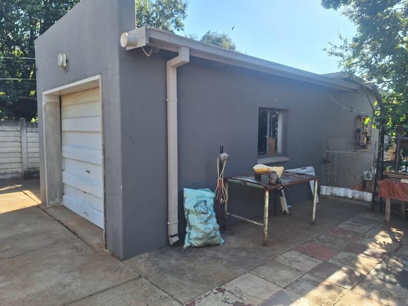 4 Bedroom Property for Sale in Roosheuwel North West